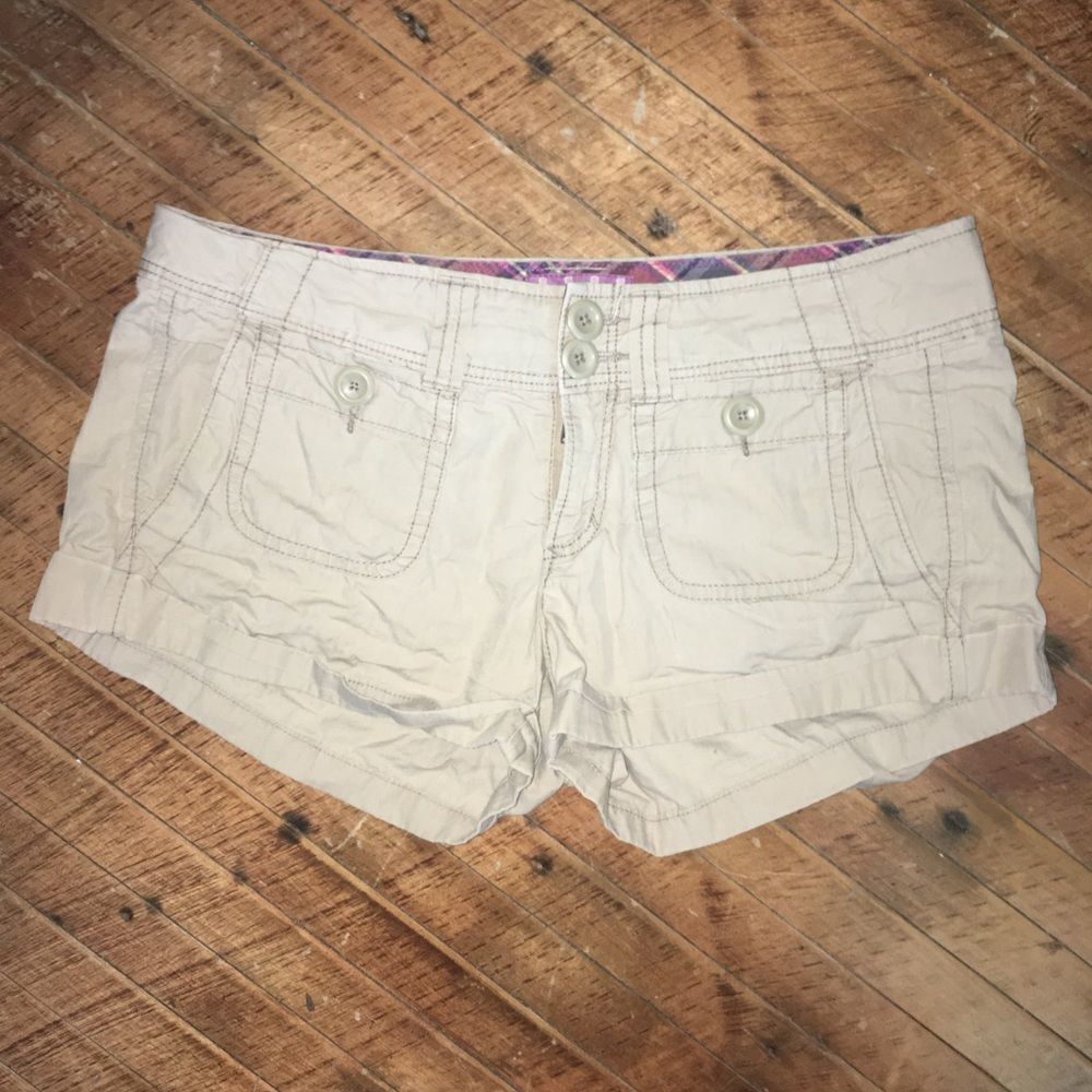 American Eagle khaki shortie shorts, size 6
